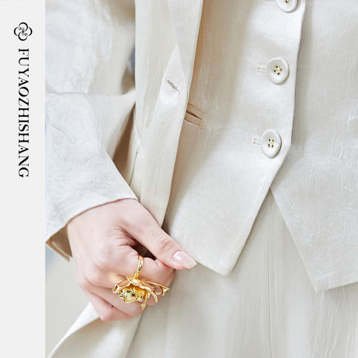 FUYAO扶摇 醋酸缎面西装外套女2025新款廓形显瘦西服老钱风套装 商品图4