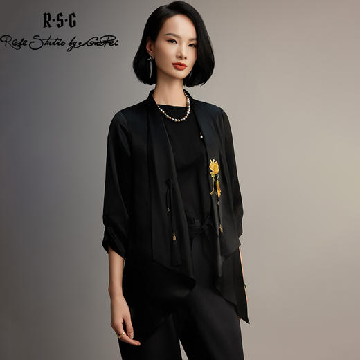 郭培成衣品牌【“药”爱自己】佛手花刺绣丝滑垂坠感披肩外套 商品图3