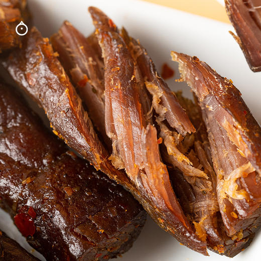 企鹅吃喝|手撕风干牛肉250g 香辣味 精选草饲牛后腿肉  内蒙牛肉干 湿润好嚼肉质紧实 商品图6