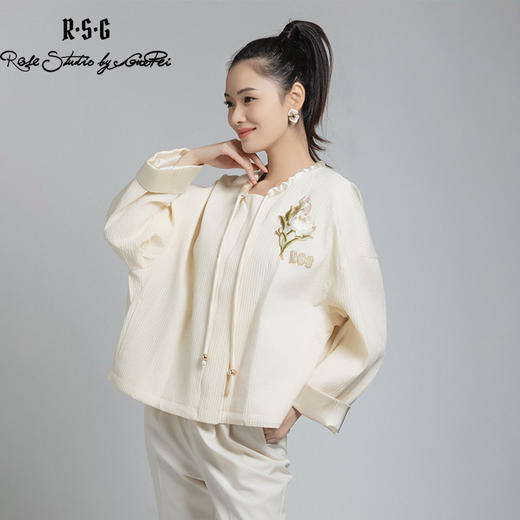 郭培成衣品牌【“药”爱自己】原创中草药刺绣珠光感压褶休闲外套 商品图3