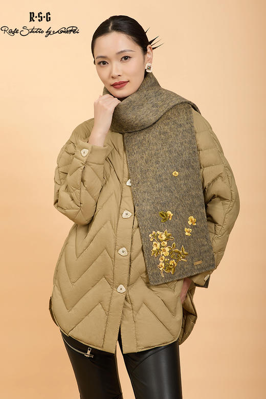 郭培成衣品牌精品系列围巾刺绣新中式休闲羽绒服 商品图5
