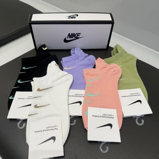 F184耐克春夏新款马卡龙女士盒装长袜 商品图0