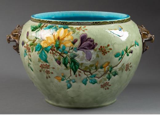 独角鹿西洋古董 19世纪法国陶艺大师Théodore Deck签名出品东方风格赤铜兽首双耳装饰飞鸟奇花主题彩釉花盆 商品图0