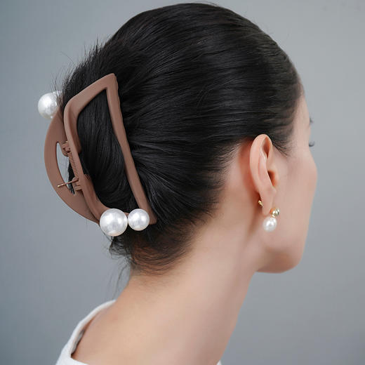 RSG郭培成衣品牌高级感哑光百搭珍珠抓夹 商品图2