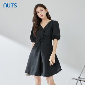 NUTS夏季新品V领纯色时尚优雅气质短袖连衣裙324101126B