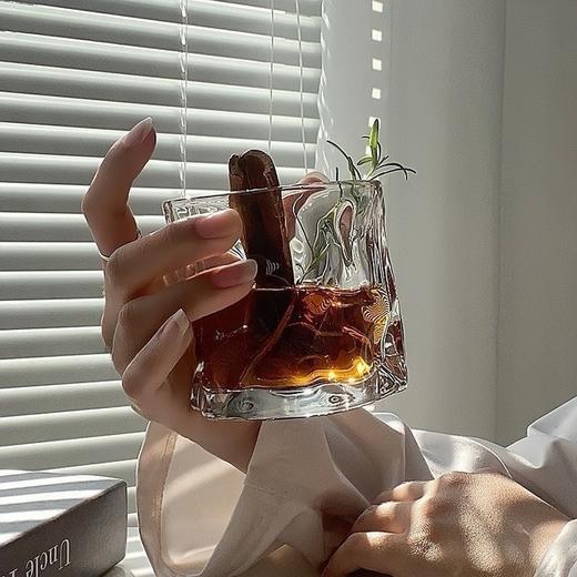 「4只装！高颜值扭扭杯」威士忌酒杯小微醺玻璃杯 居家日用水杯酒杯杯子餐饮用具 商品图2