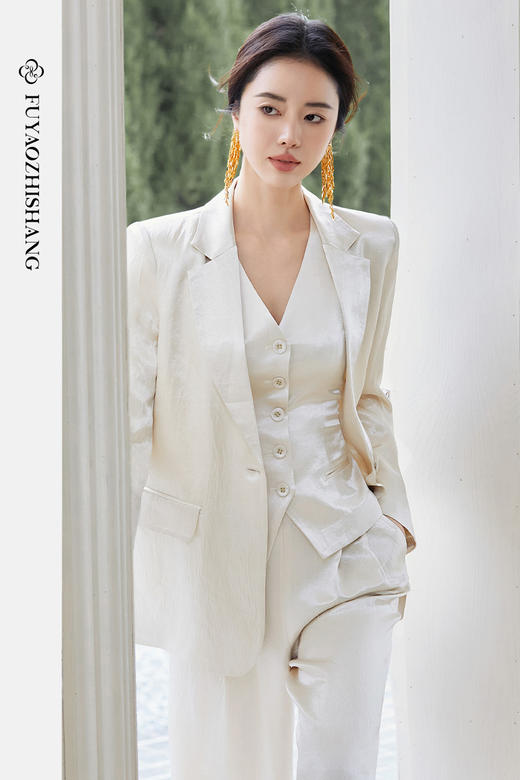 FUYAO扶摇 醋酸缎面西装外套女2025新款廓形显瘦西服老钱风套装 商品图5