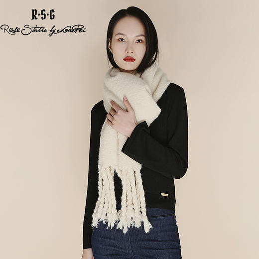 RSG郭培成衣品牌粗麻花流苏纯色百搭长绒围巾 商品图2