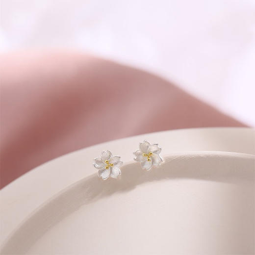 卡蒂罗/KADER 遇见桃花耳钉 在逃公主 新中式 花朵耳饰 精致大方 轻奢小众养耳洞睡觉免摘纯银配饰 商品图6
