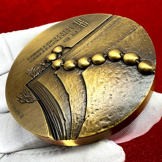 【上海造币】持经观音大铜章 直径60mm 带证书 商品图5
