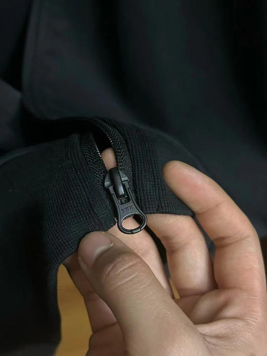 正品 Ad 阿迪达斯25年秋针织连帽夹克户外运动外套 

健身房训练、户外跑步，还是日常出街
经典三条纹+Adidas Logo，质感高级
尺码M～2XL 商品图7