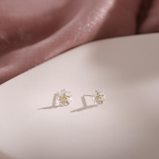 卡蒂罗/KADER 遇见桃花耳钉 在逃公主 新中式 花朵耳饰 精致大方 轻奢小众养耳洞睡觉免摘纯银配饰 商品图4
