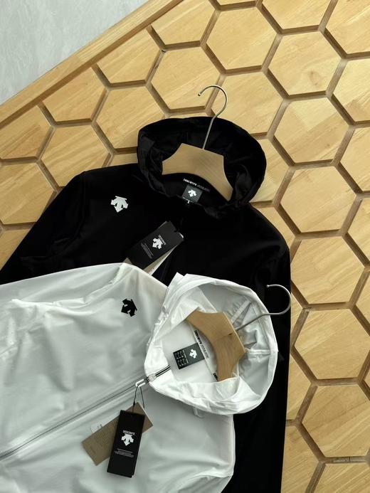 点此购买 迪桑特综训男士防晒服防晒衣UPF50外套 LL 314168 商品图12