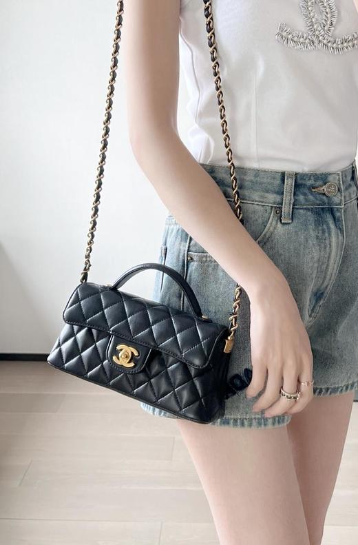 香奈儿25P春夏羊皮𝖪𝖾𝗅𝗅𝗒横款𝖬𝗂𝗇𝗂黑色手拿斜跨包（HH） 商品图3