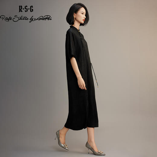 不对称盘扣装饰暗纹流光连衣裙 商品图3