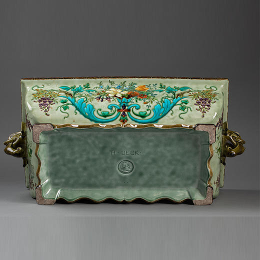 独角鹿西洋古董 1875年代法国陶艺家Théodore Deck签名出品东方风格象首双柄装饰硕果花卉主题彩釉花盆套 商品图4