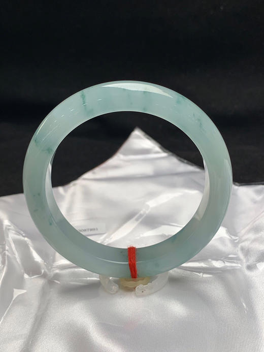 612592，56.2圈口，冰飘花正圈平安镯，冰蓝底色飘蓝花，种老水足，冰胶有光感 商品图3