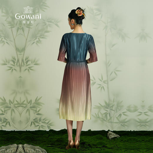 乔万尼新品连衣裙渐变设计感收腰显瘦ET2E269 商品图4