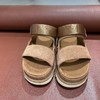 2楼UGG夏季新款 露趾魔术贴两穿凉鞋 吊牌价1199 商品缩略图3