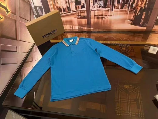 原单正品Burberry 纯色POLO短袖 
客供辅料 韩资工厂代工出 经典款细节实拍 上身好看 男女同款
黑色 白色 蓝色 灰色 
S M L XL XXL 商品图3