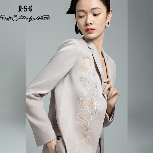 郭培成衣品牌【“药”爱自己】新中式刺绣图案休闲西服套装 商品图1