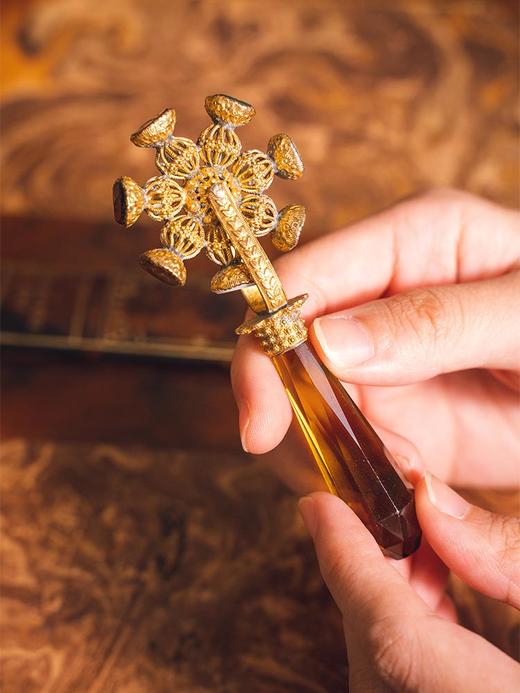 【已售】独角鹿西洋古董 19世纪法国出品烟晶手柄装饰铜鎏金精雕镶嵌星期主题七色硬石转轮式火漆印章 商品图0