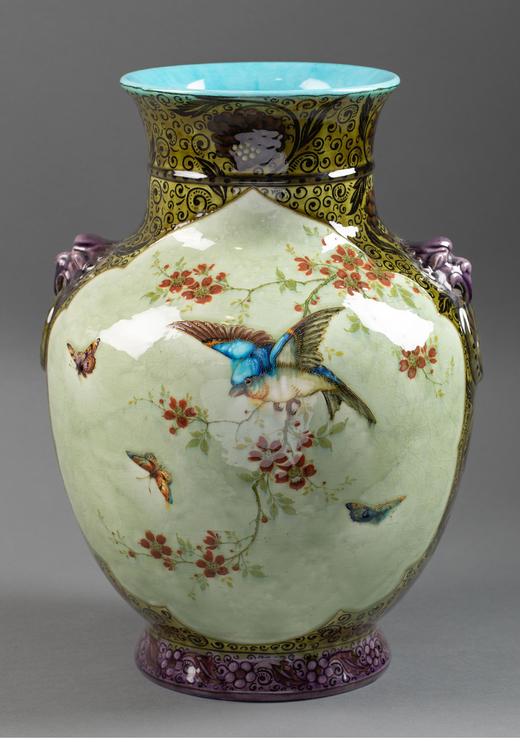 独角鹿西洋古董 19世纪法国陶艺大师Théodore Deck签名出品东方风格兽首双耳装饰繁花鸟蝶主题彩釉花瓶 商品图0