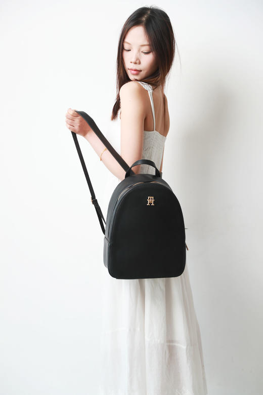 颜值已拉满，金属标双肩包。黑色+藏青色大容量学院风包包C040266 商品图0