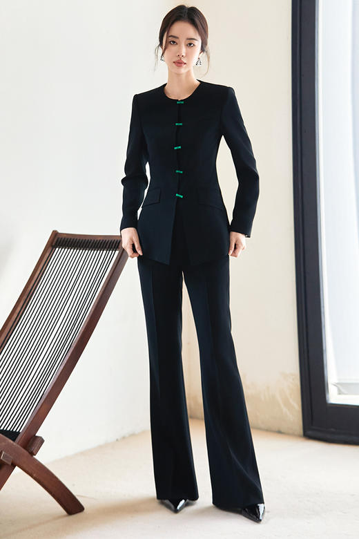 FUYAO扶摇 黑色新中式西装外套女2025新款国风圆领对襟扣西服套装 商品图5
