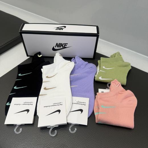 F184耐克春夏新款马卡龙女士盒装长袜 商品图3