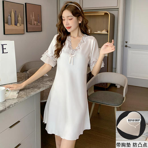 【法式蕾丝❗️带Bra冰丝性感睡裙】质感光泽，气质花边，轻盈舒适，优雅大气！自带胸垫，免穿内衣文胸！女夏一体乳垫丝绸般睡衣可外穿家居 商品图8