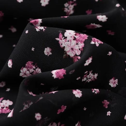 【高货wl】全新升级【铂金会员330/天猫439/差价109】(02250) 洛诗琳新款轻熟风浪漫优雅碎花V领叠襟荷叶袖收腰连衣裙女 商品图3