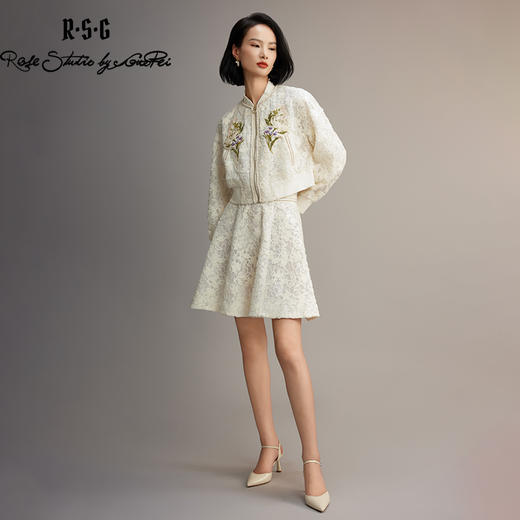 郭培成衣品牌【“药”爱自己】压花纹理刺绣雪莲花夹克半身裙套装 商品图3