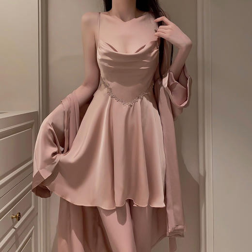 【纯欲甜美❗️仿真丝睡裙套装】自带胸垫，免穿内衣文胸垫，超舒服❗️春秋夏季性感睡衣女冰丝吊裙纯欲甜美睡袍两件套 商品图4