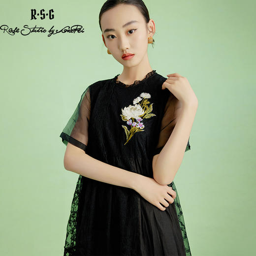 郭培成衣品牌【“药”爱自己】法式复古重工刺绣蕾丝拼接连衣裙 商品图3