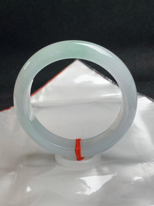 612589，54.8圈口，冰淡晴正圈平安镯，冰润有光 商品图3