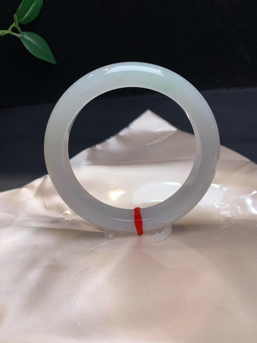 612583，57.5飘绿手镯，干净清新 带了一抹清新绿 商品图5