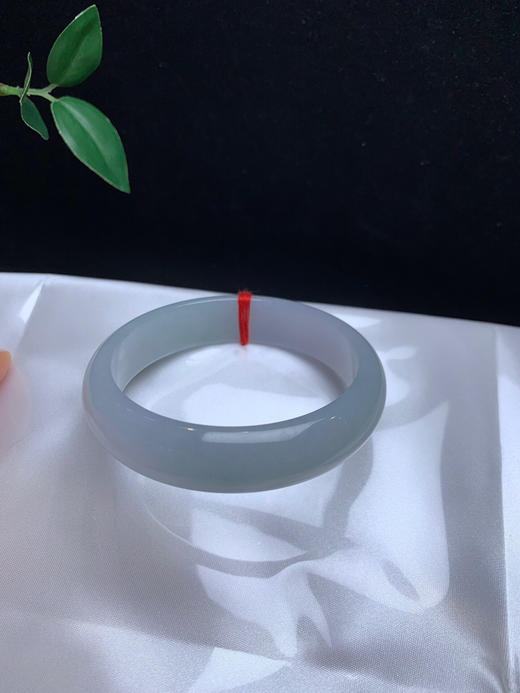 612580，56.8淡晴底手镯，版型，淡晴底，均匀干净 商品图3