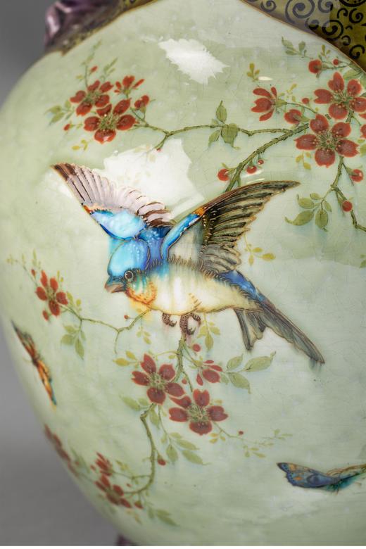独角鹿西洋古董 19世纪法国陶艺大师Théodore Deck签名出品东方风格兽首双耳装饰繁花鸟蝶主题彩釉花瓶 商品图4
