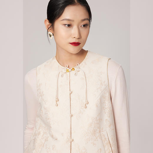 郭培成衣品牌精品系列中式金色提花盘扣马甲 商品图1