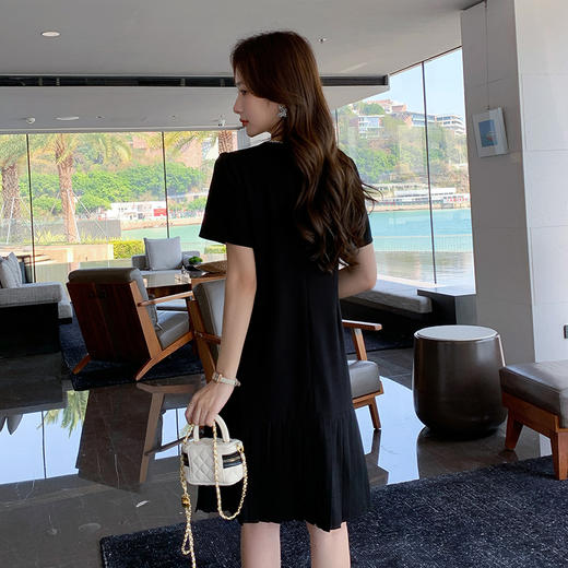 奢姿大码女装2025夏季纽扣设计时尚连衣裙胖妹妹轻奢优雅百褶裙子9952890359【1】 商品图3