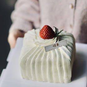 【需提前2天下单】半糖｜法芙娜白巧香缇蛋糕