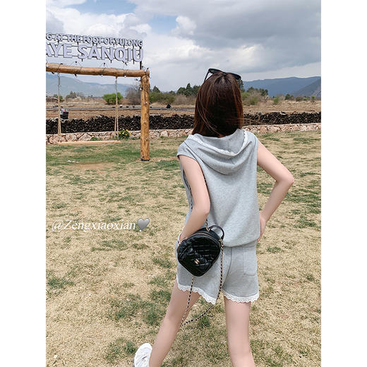 <曾小咸推荐>现连帽无袖上衣+短裤（休闲风套装）  商品图4