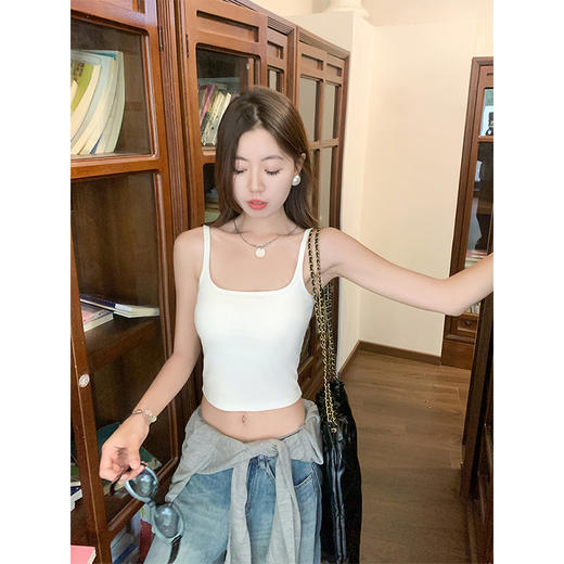 <曾小咸推荐>韩系百搭显瘦自带胸垫吊带背心 商品图0