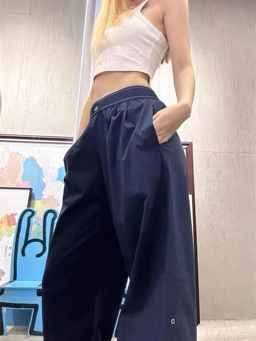 【有货 拍下改价】 ALO 三色 高腰  云朵质地的梭织休闲裤 商品图13