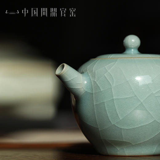 问鼎官窑卓鑫伟牛角款金瓜壶 商品图2