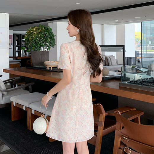 奢姿大码女装2025夏季气质v领短袖连衣裙胖妹妹时尚减龄显瘦裙子9952869637 商品图3