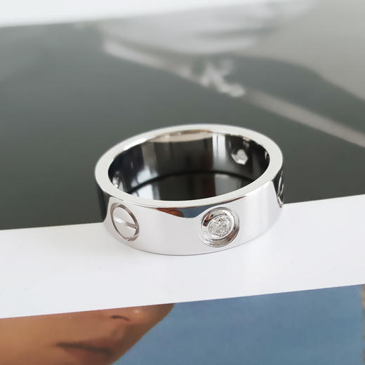 【定制款】AU750白金简约时尚LOVE三钻定制款钻石戒指17号230325NJS64 现售价：6280 商品图2