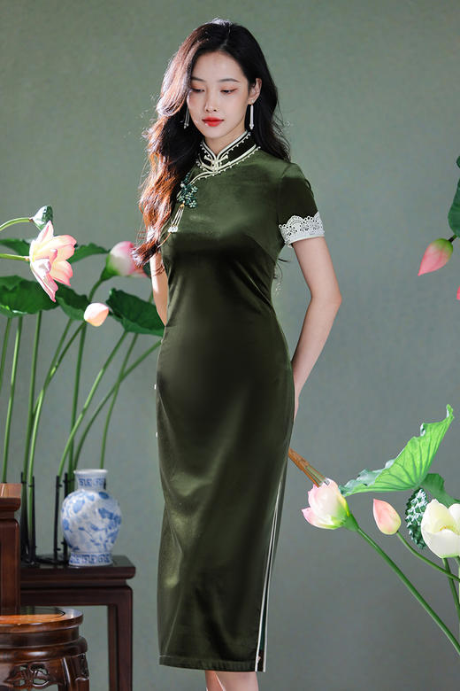 逸红颜明月优选<爆款二团>#影视剧《守护者们》同款旗袍『露荷』纯手工高定款醋酸丝绒，全开襟定制花扣 商品图14