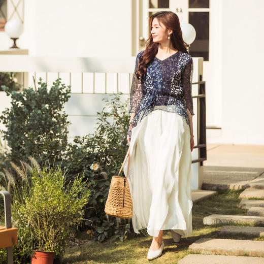 【林栖设计小店】【林栖推荐】（现货）2025年春夏新品简约气质百搭花瓣飞片半身裙女N1952301黑色N1952301B 商品图6